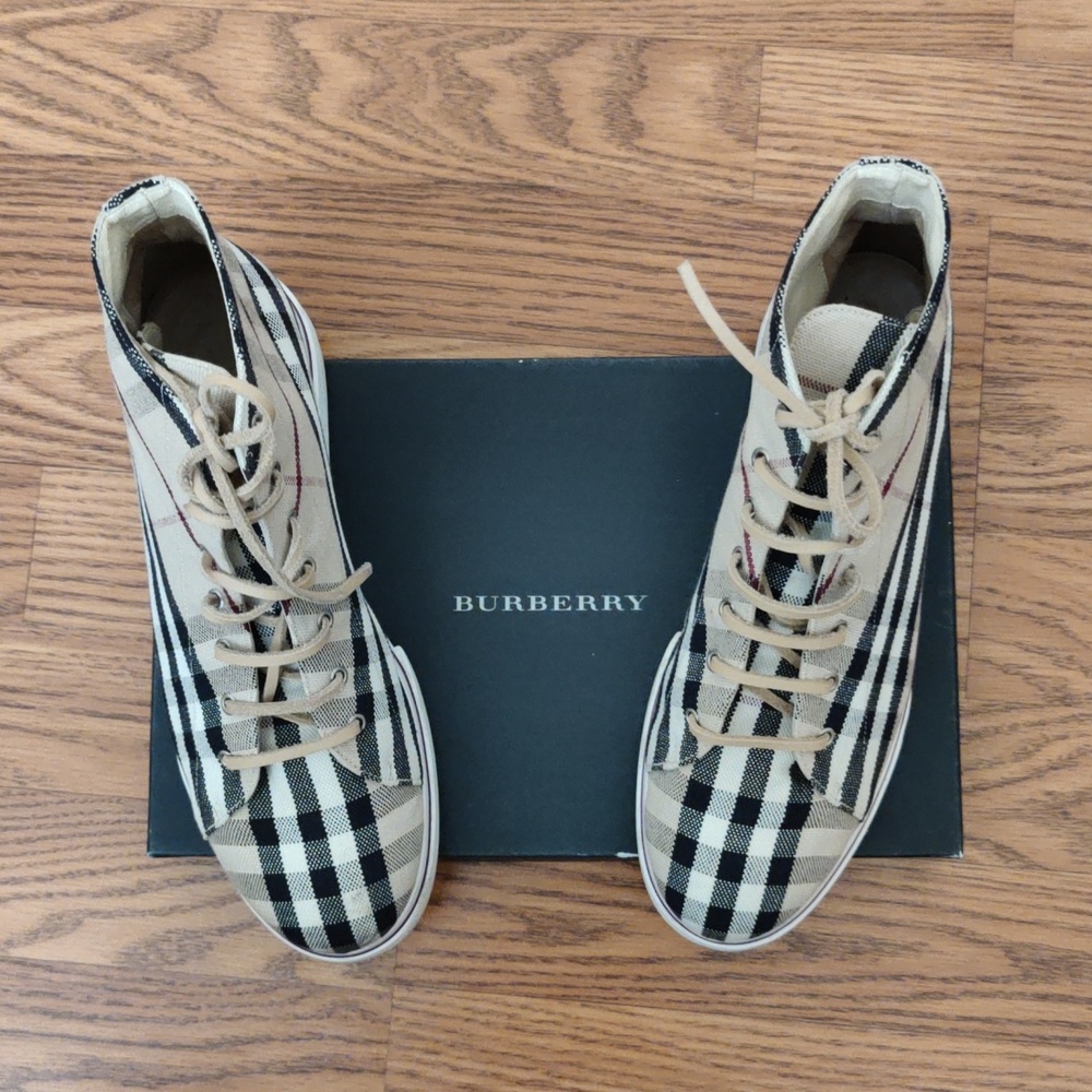 Burberry Women's Signature Beige Black and White Check Lace-Up Ankle Sneakers